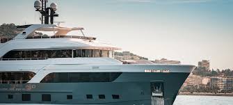High-end yacht charter brokers
